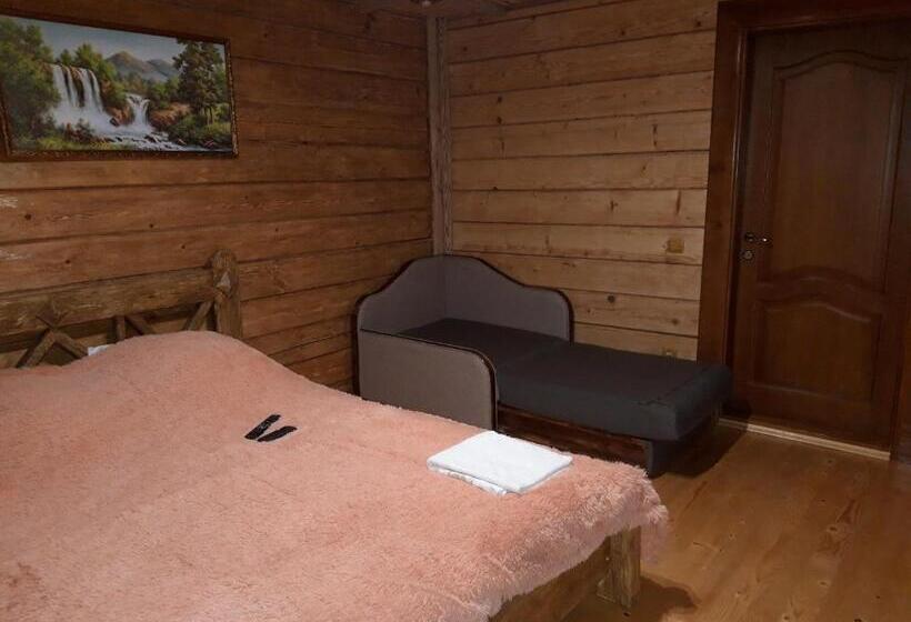 Номер Deluxe, Synevyrskyj Chardash