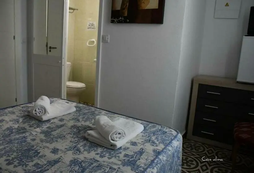اتاق استاندارد, Hostal Costa De La Luz