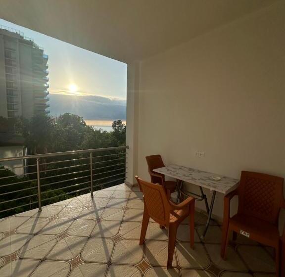 اتاق استاندارد با بالکن, Marina Kvariati