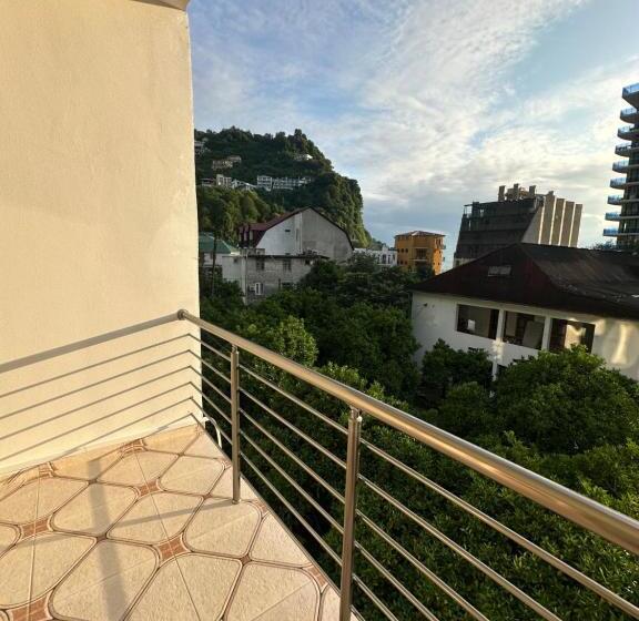 اتاق استاندارد با بالکن, Marina Kvariati