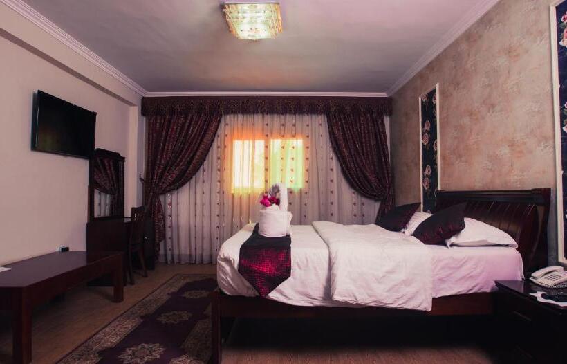 سوییت, La Viena Health Resort