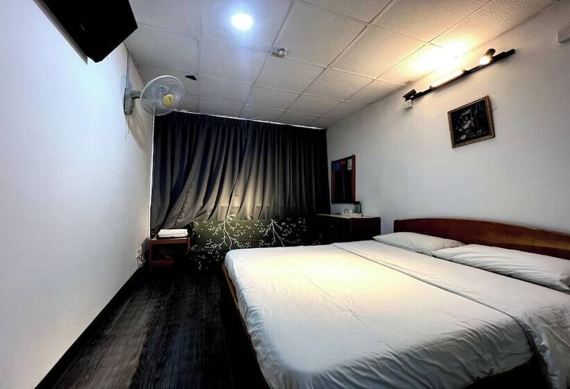 غرفة ديلوكس, Madani Muslim