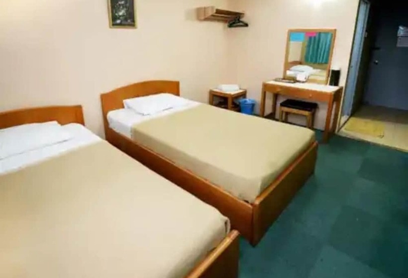 غرفة ديلوكس, Madani Muslim