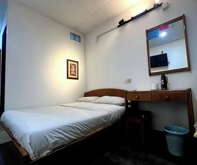デラックストリプルルーム, Madani Muslim Hotel Cameron Highland