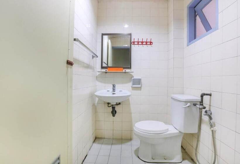 جناح عائلي, Madani Muslim