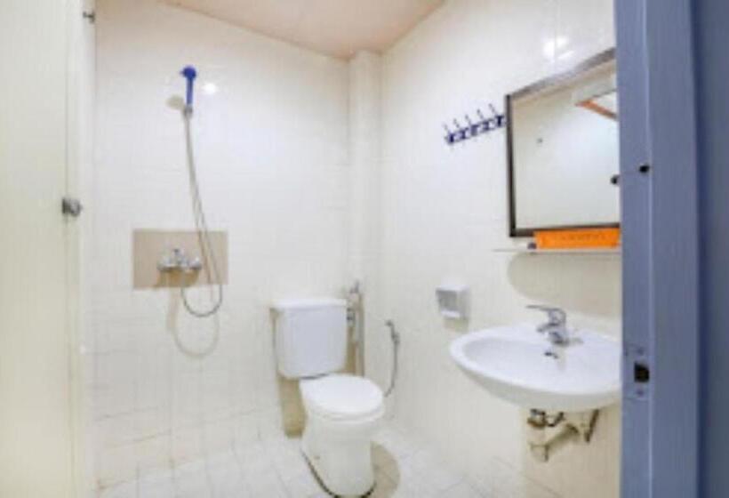 غرفة ديلوكس ثلاثية, Madani Muslim