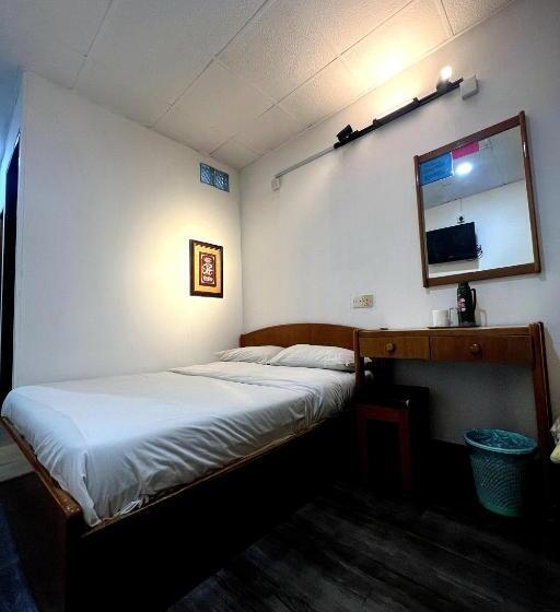 غرفة ديلوكس ثلاثية, Madani Muslim