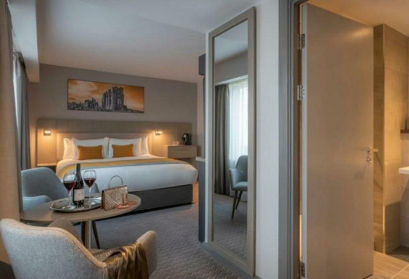 이그제큐티브 룸 킹사이즈 침대, The Samuel