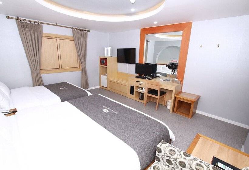 Quarto Familiar, Amour