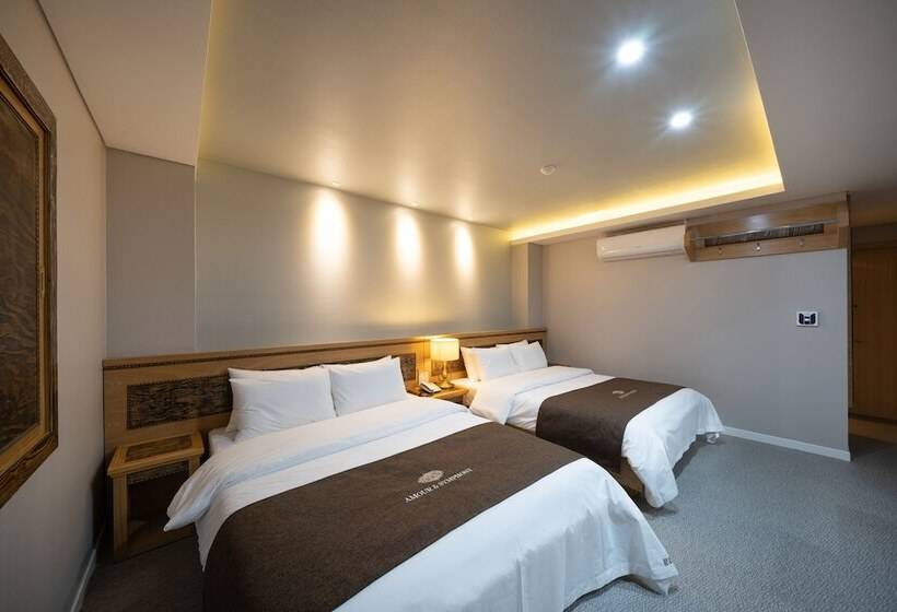 Quarto Familiar, Amour