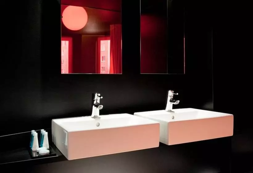 سوییت جونیور, Axel Hotel Berlin Adults Only