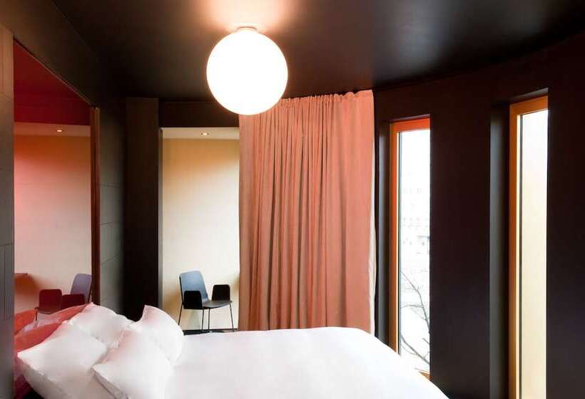 سوییت جونیور, Axel Hotel Berlin Adults Only