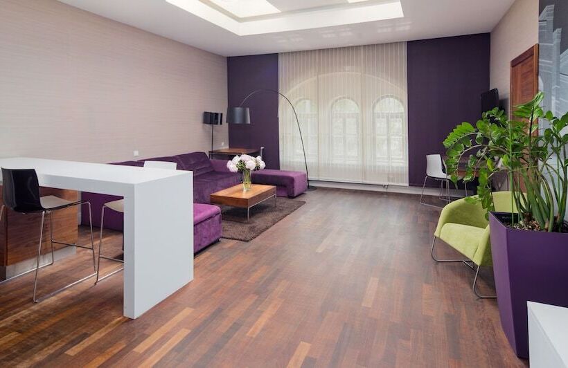 سوییت اجرایی, City Park Hotel & Residence