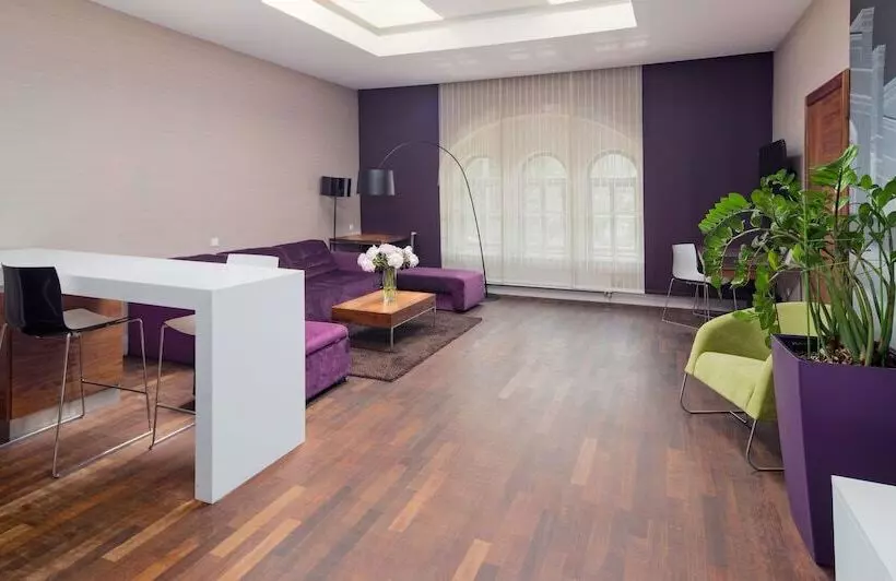 سوییت اجرایی, City Park Hotel & Residence
