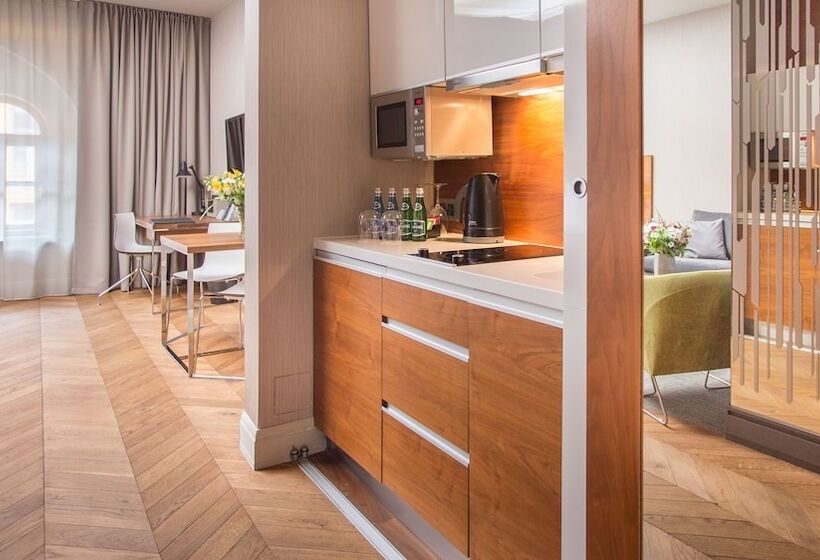 سوییت اجرایی, City Park Hotel & Residence