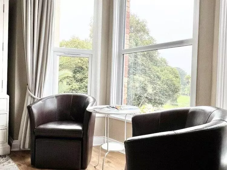 スーペリアールーム, Devon House Guest House