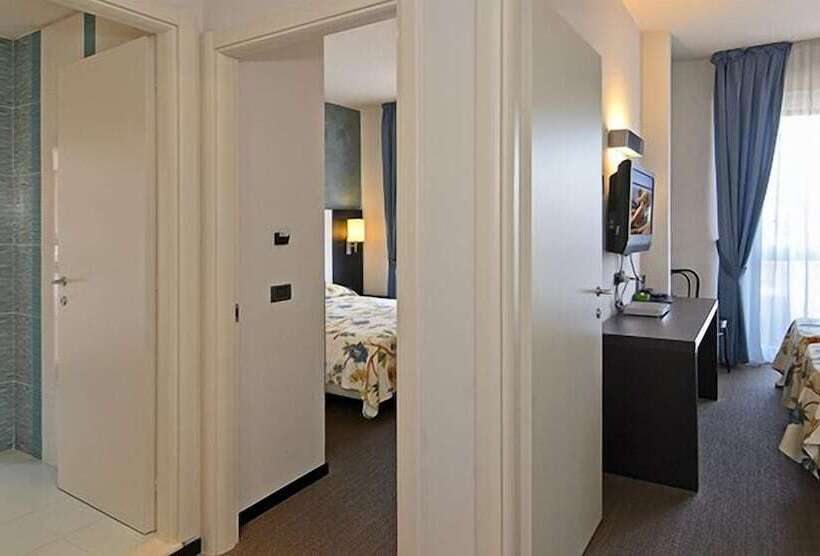 バルコニー付きスタンダードトリプルルーム, Eur