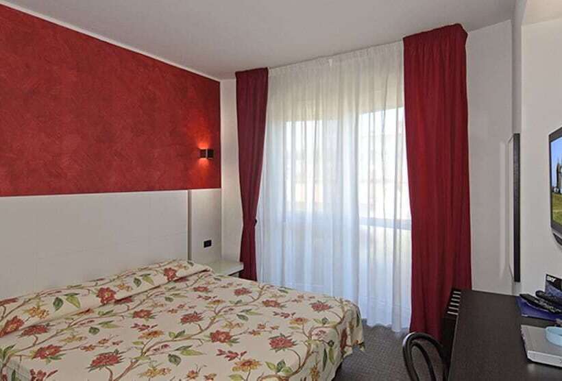 バルコニー付きスタンダードトリプルルーム, Eur