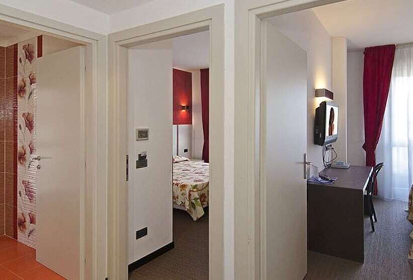 バルコニー付スタンダード４ベッドルーム, Eur