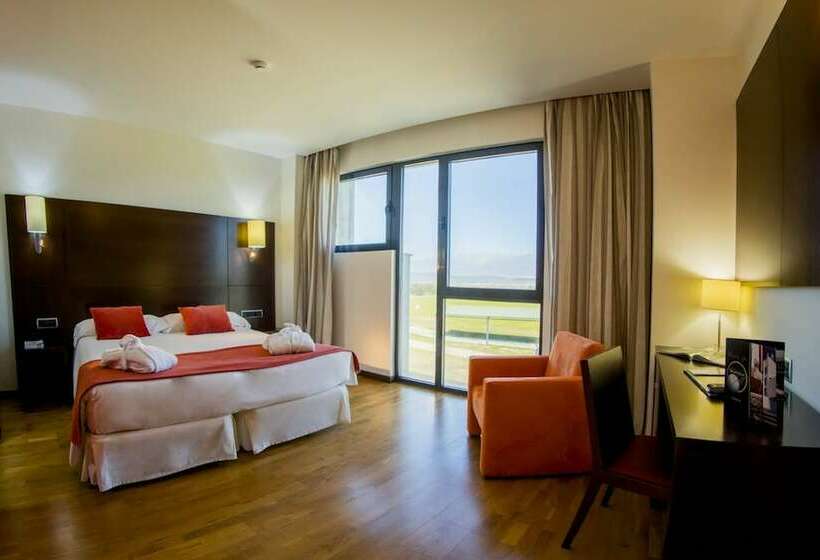 جناح جونيور, Hospedium Hotel Valles De Gredos Golf