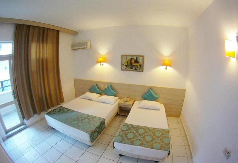 스탠다드 트리플 룸, Kleopatra Carina