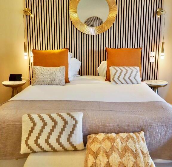 جناح جونيور برستيج, Le Jas De Joucas Hôtel Restaurant