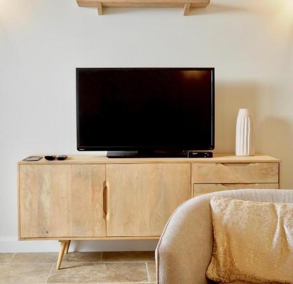 جناح, Le Jas De Joucas Hôtel Restaurant