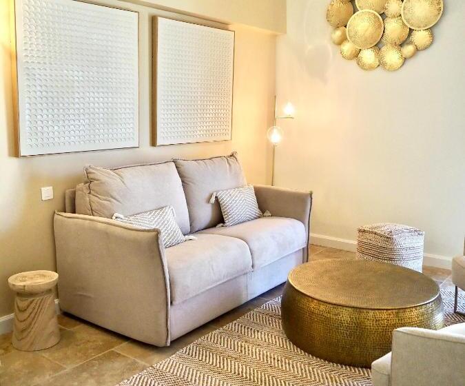 Люкс, Le Jas De Joucas Hôtel Restaurant