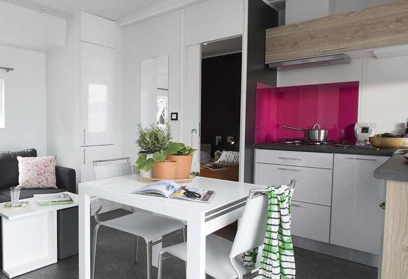 منزل غرفة نوم واحدة, Le Jas De Joucas Hôtel Restaurant