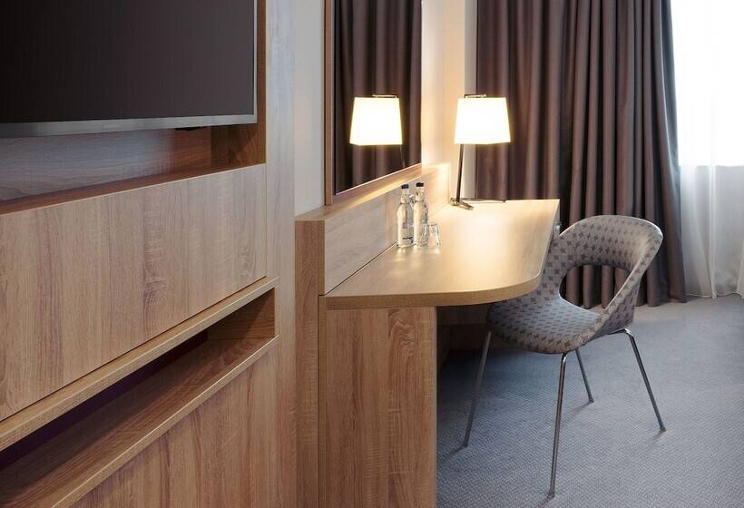 标准间, Leonardo London Watford