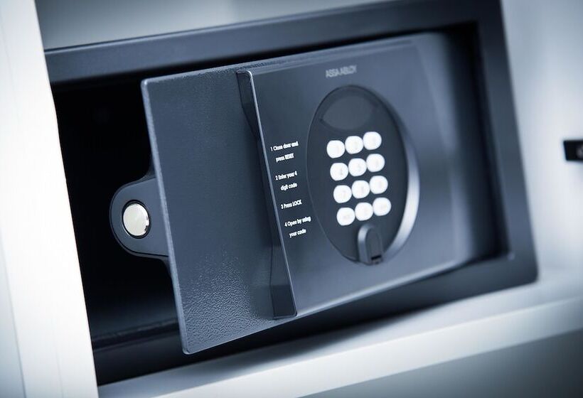 اتاق عادی, Lindemann S