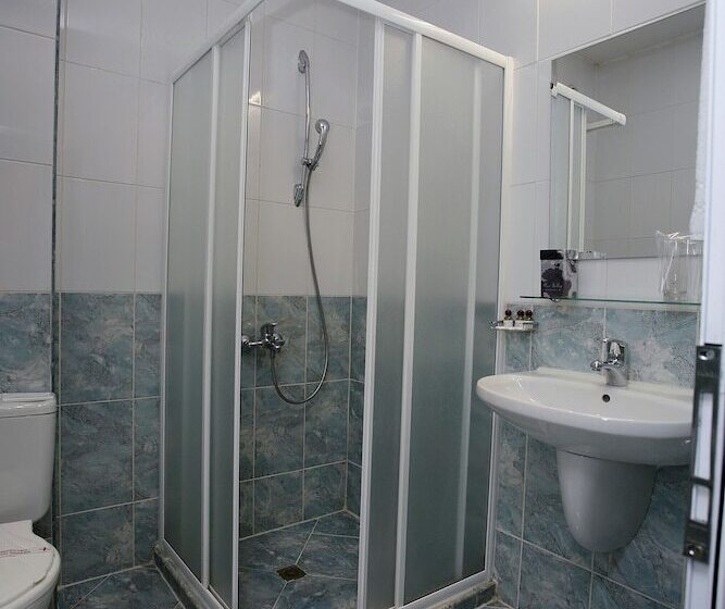 스탠다드 트리플 룸, Montecito