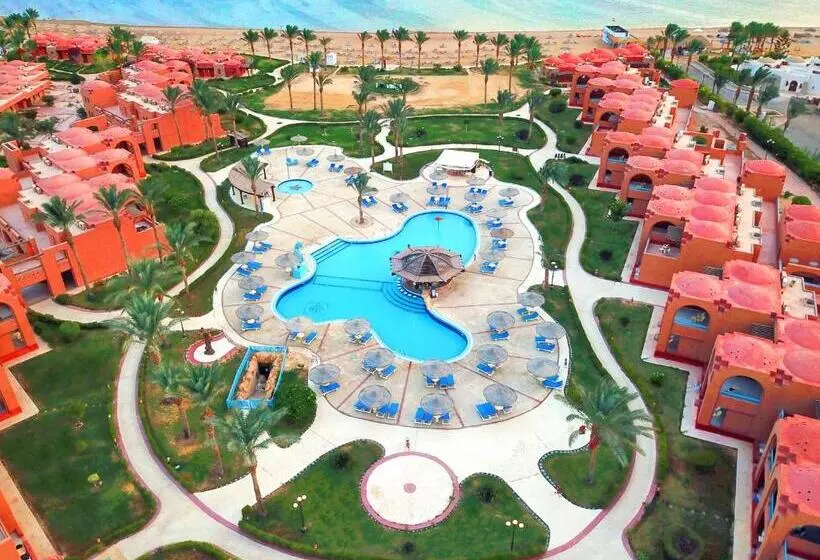 اتاق استاندارد با چشمانداز استخر, Swisstouches Resort & Spa Marsa Alam