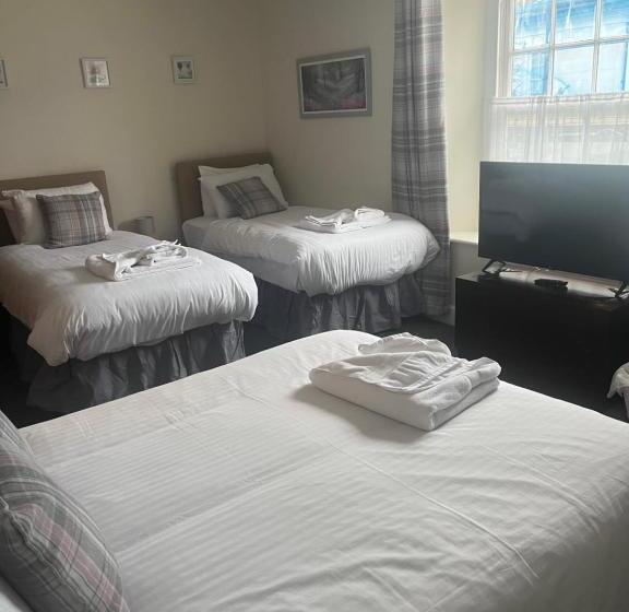 スタンダード4人部屋, Thorverton Arms