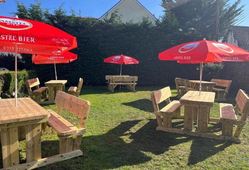 スタンダード4人部屋, Thorverton Arms