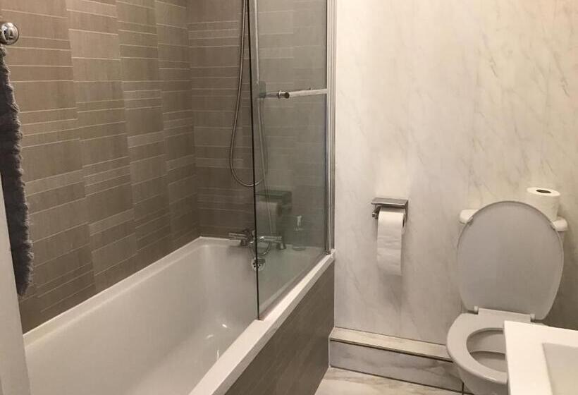 スタンダードルーム, Torwood House