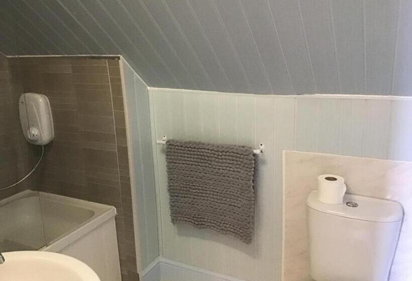 スタンダードトリプルルーム, Torwood House