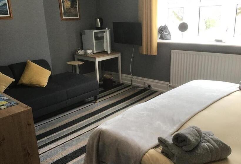 スタンダードトリプルルーム, Torwood House