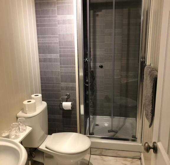 スタンダードトリプルルーム, Torwood House