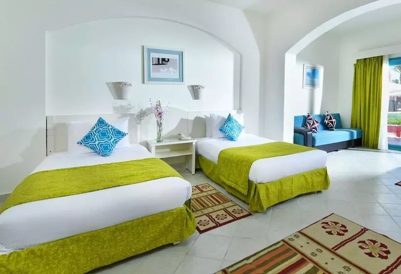 اتاق استاندارد با چشمانداز استخر, Swisstouches Resort & Spa Marsa Alam