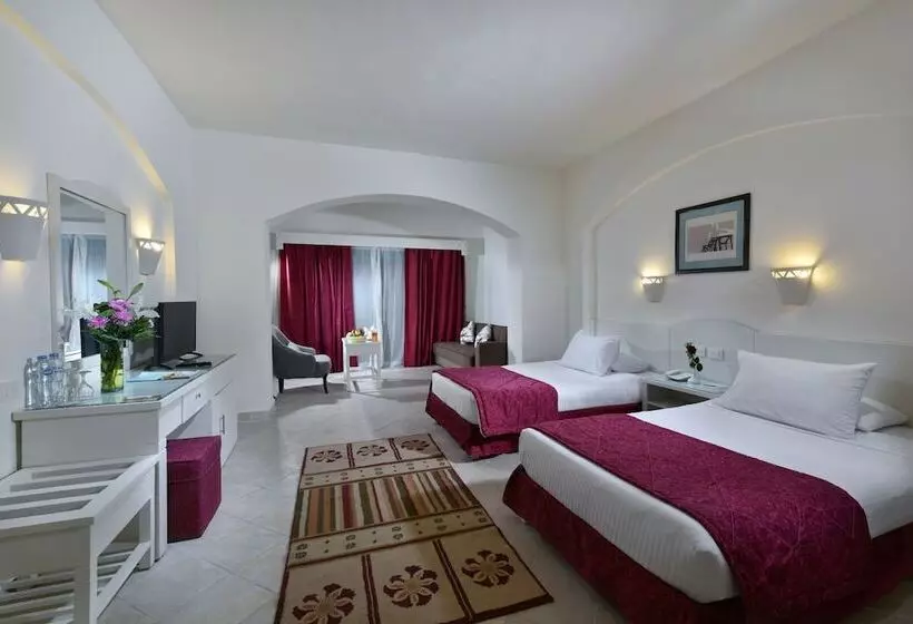 اتاق استاندارد با چشمانداز استخر, Swisstouches Resort & Spa Marsa Alam