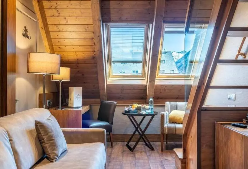 سوییت جونیور, Val De Neu G.l
