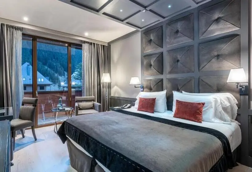 Classic room with balcony, Val De Neu G.l