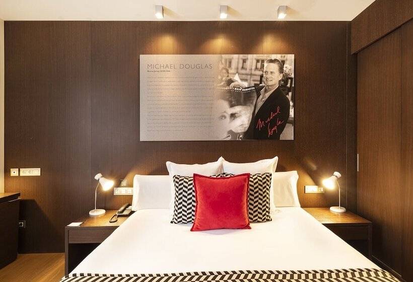 스탠다드 룸, Zinema7