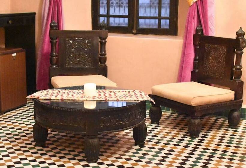 디럭스 스위트, Riad Yacout