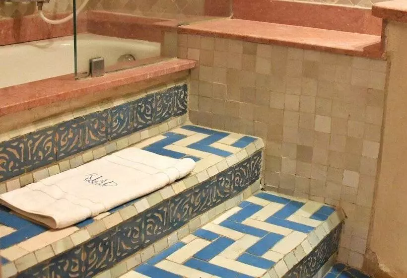 اتاق سوپریور, Riad Yacout