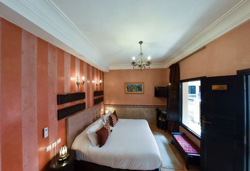 컴포트 룸, Riad Yacout