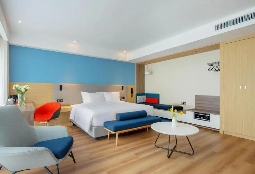 キングサイズベッドのデラックスルーム, Holiday Inn Express Changsha Shengfu, An Ihg