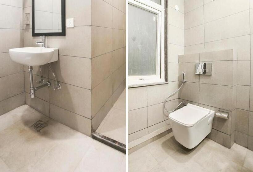 Standart Oda, Oyo 78628 Townhouse 136 Sector 46 Vikas Marg