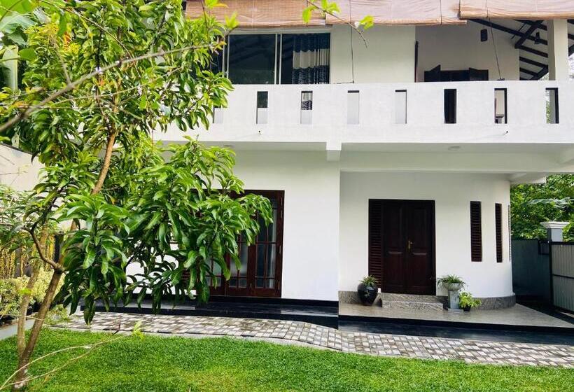 带1个卧室的带阳台的公寓, Sun White Villa